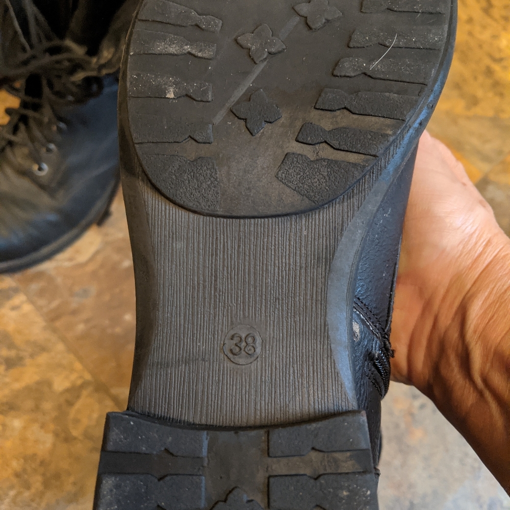 Lace up boot